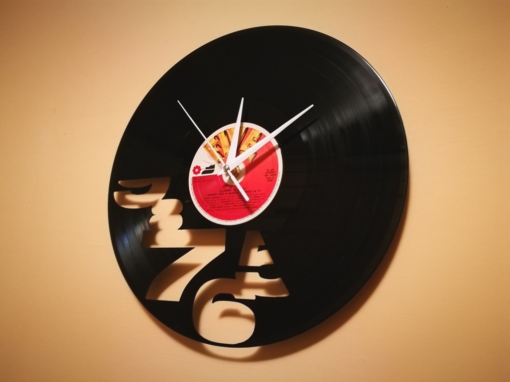 Numeri Tagliati Clock Free DXF File Free Vectors